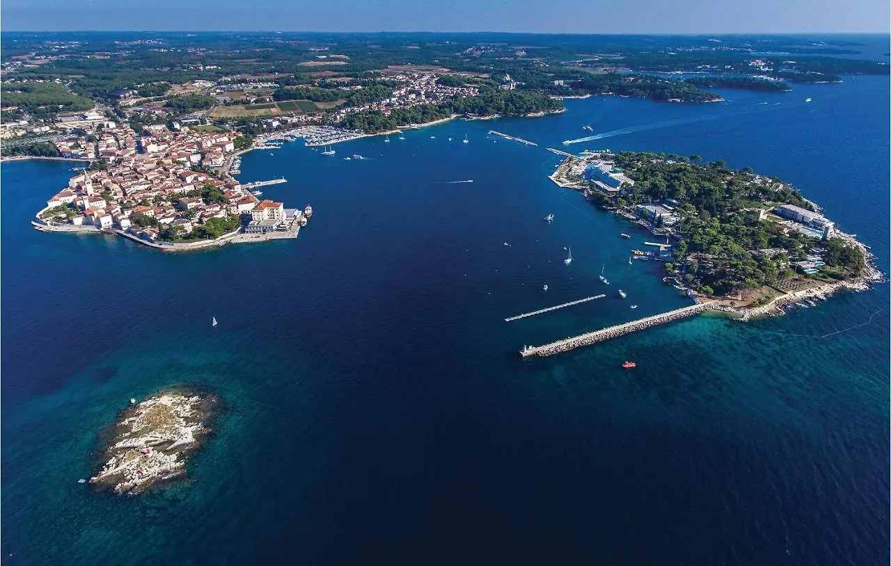 Amazing Apartment In Porec With Wifi